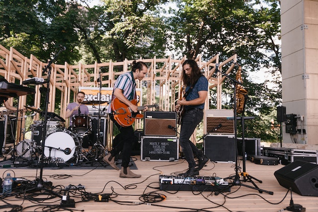 Elevate Your Wedding Experience with Live Entertainment