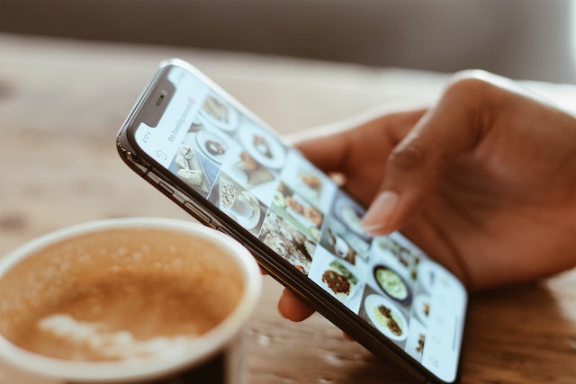 How to Use Social Media For Your Wedding