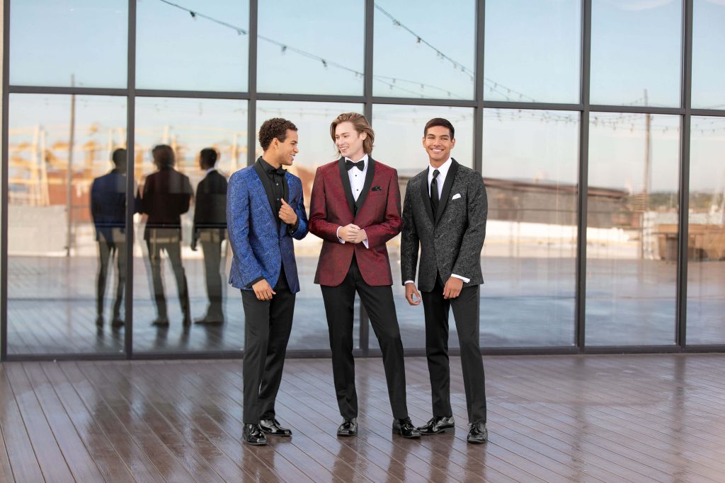 How to Buy a Suit Off The Rack for Your Wedding
