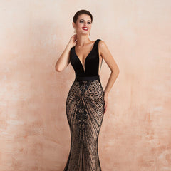 Elegant Black Plunging Neckline Backless Dress