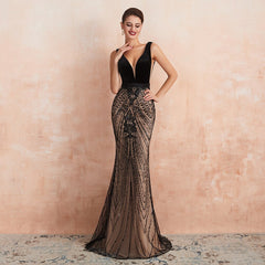 Elegant Black Plunging Neckline Backless Dress