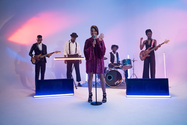 Understanding Live Entertainment for Weddings