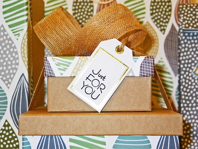 How to Give the Perfect Wedding Day Favors