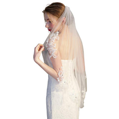 Simple and Elegent Crystal Beaded Short Bridal Veils with Lace Appliques (Off-White)